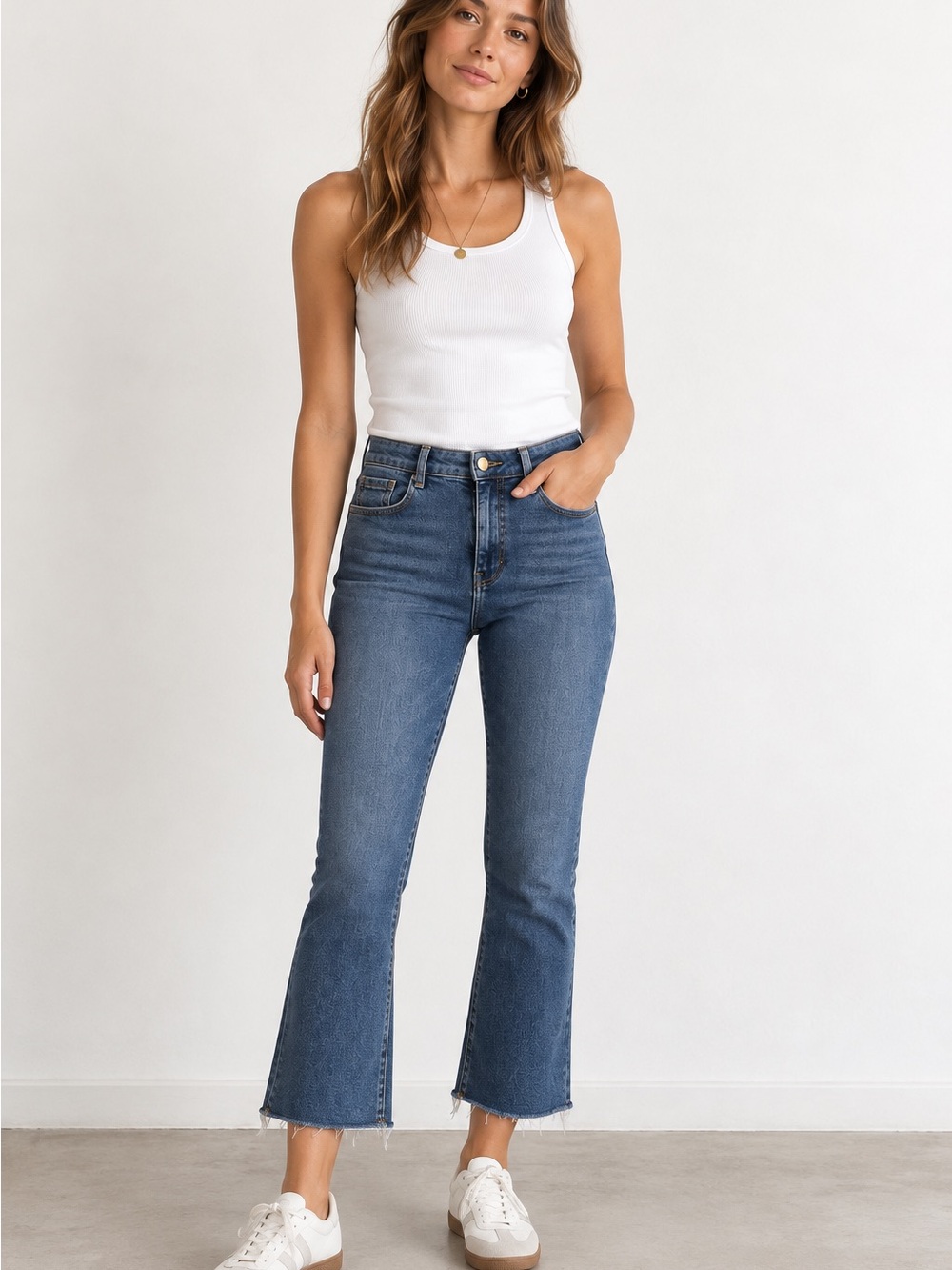 Zara Cropped Kick Flare Raw Hem Jeans Size 6